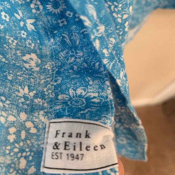 Frank & Eileen floral 100% linen Women's Top, “Barry” style.EUC, size M. - Picture 3 of 5